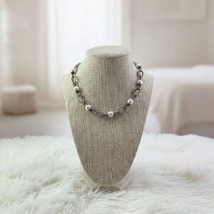 Premier Designs Necklace w/Pearls and Silver chain links Adjustable length